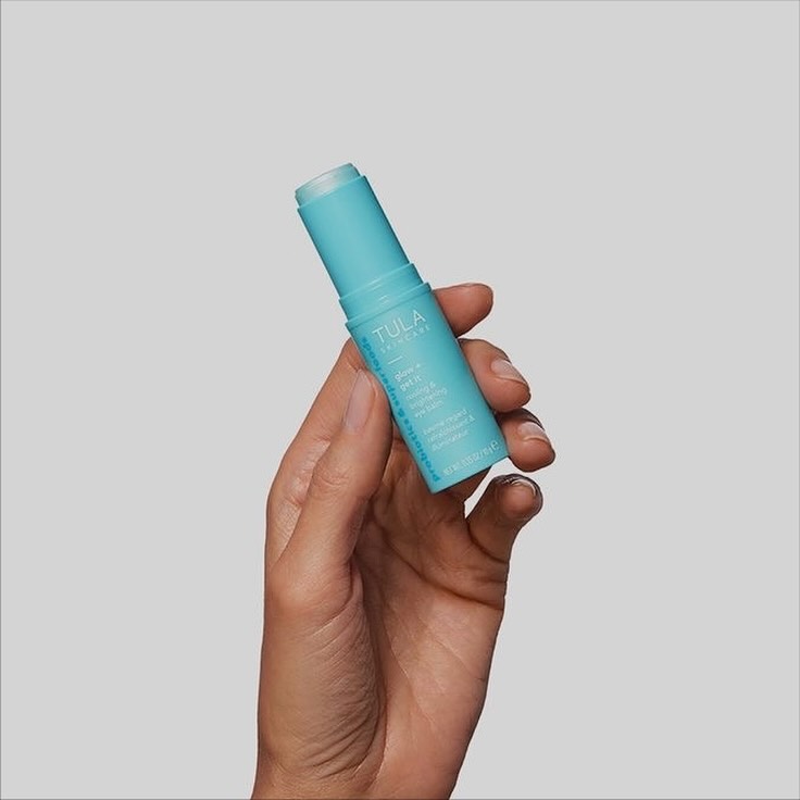 کرم روشن کننده چشم با اسید هیالورونیک و کافئین